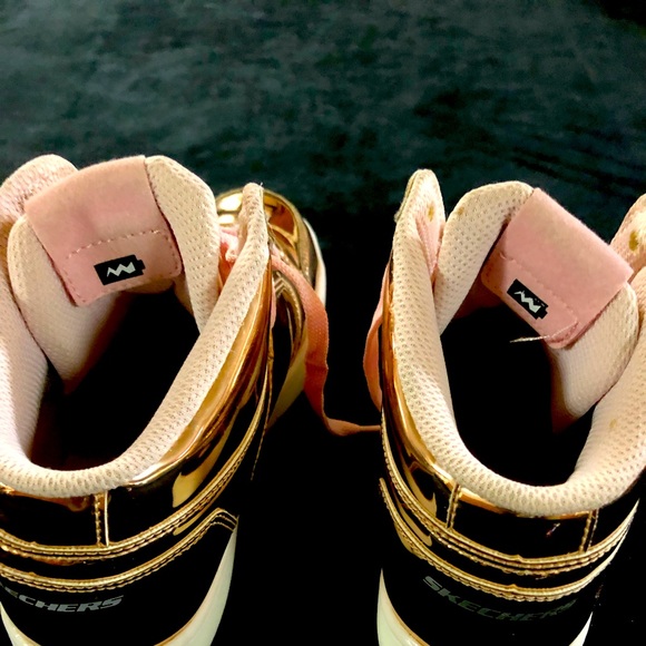 Shoes - Picture 3 of 8